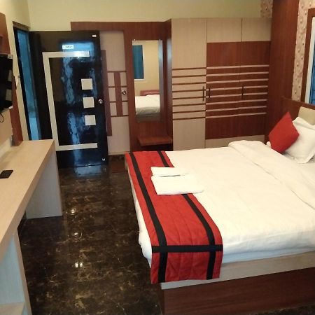 Hotel Delight Deluxe Pipra Dewās Exteriér fotografie