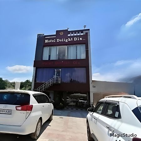 Hotel Delight Deluxe Pipra Dewās Exteriér fotografie