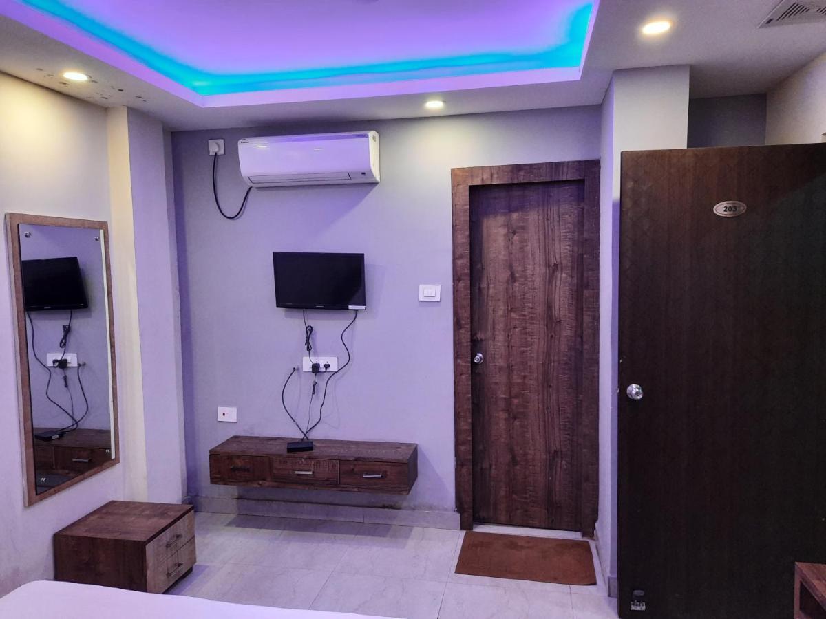 Hotel Delight Deluxe Pipra Dewās Exteriér fotografie