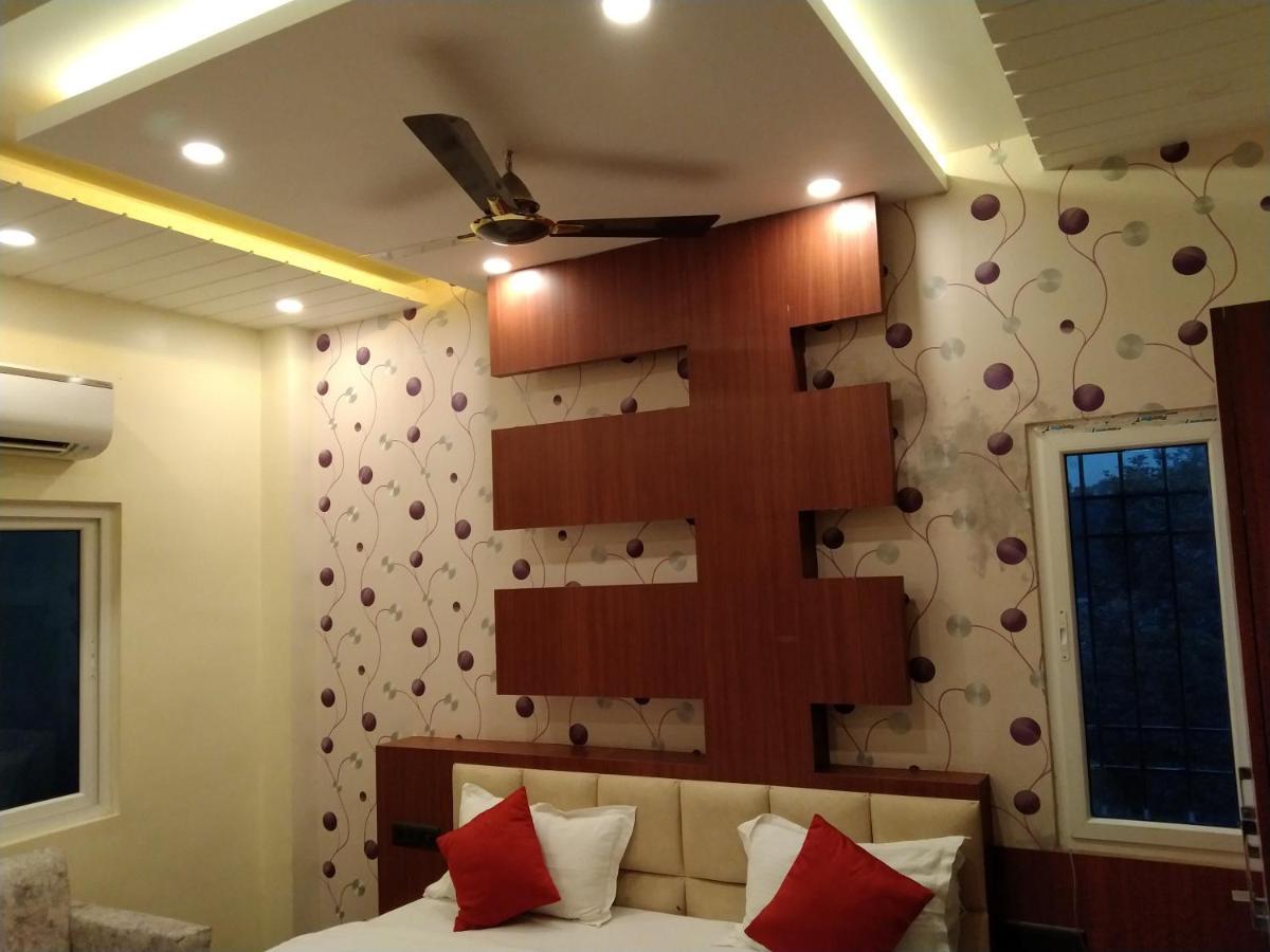Hotel Delight Deluxe Pipra Dewās Exteriér fotografie